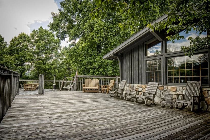 202+/- Acre Nolichucky River Mountain Lodge!