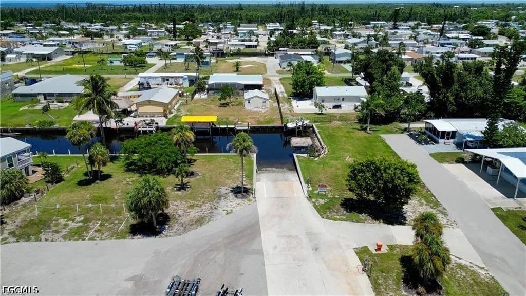 Vacant Land in St James City - Florida, 33956