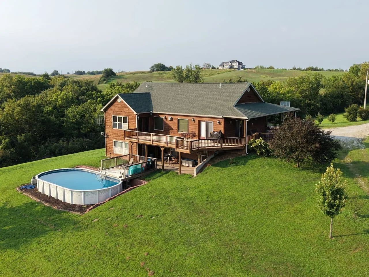 Beautiful Bluff Home on 7.53 Acres with Private Lake Access - Wathena, Kansas, 66090