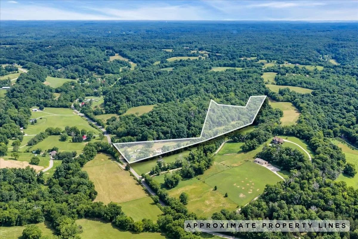 11.3 Acres of Land for Sale in Santa Fe, TN - Santa Fe, Tennessee, 38482