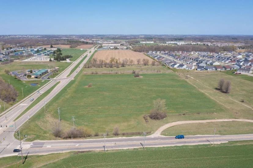 Land -Single Family Acreage in Lake Geneva