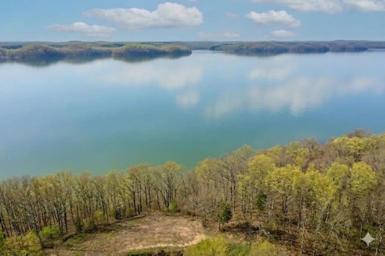 Beautiful 2.47 acre homesite overlooking beautiful Kentucky Lake. - Waverly, Tennessee, 37185