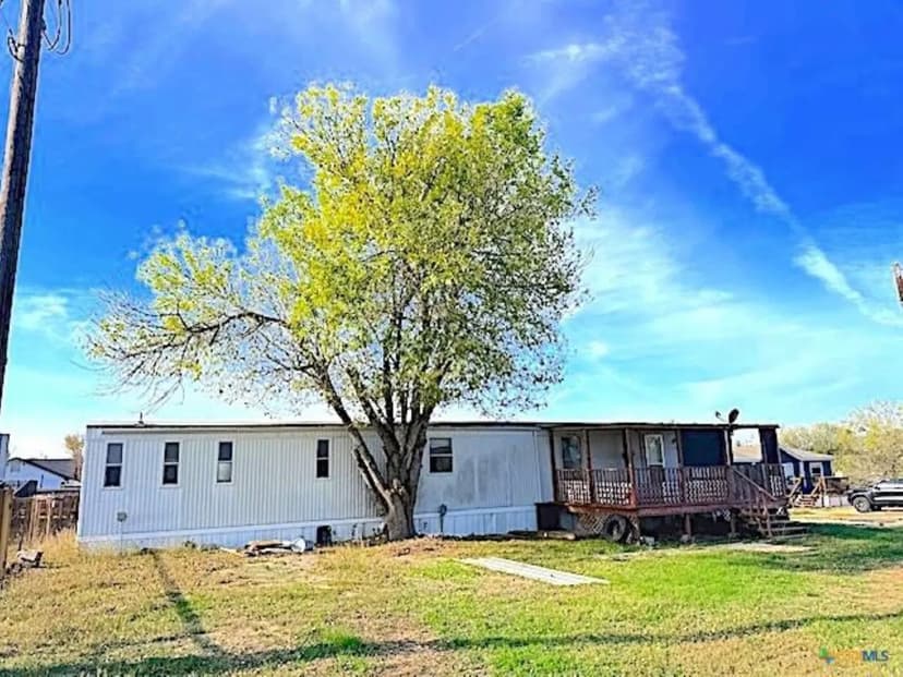 135 Creekway Lane, Seguin, Texas 78155