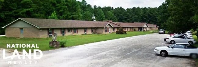 Senior Estate at Lake Waccamaw - Lake Waccamaw, North Carolina, 28450