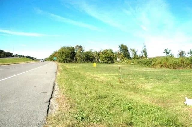 Land -Single Family Acreage in Beaumont