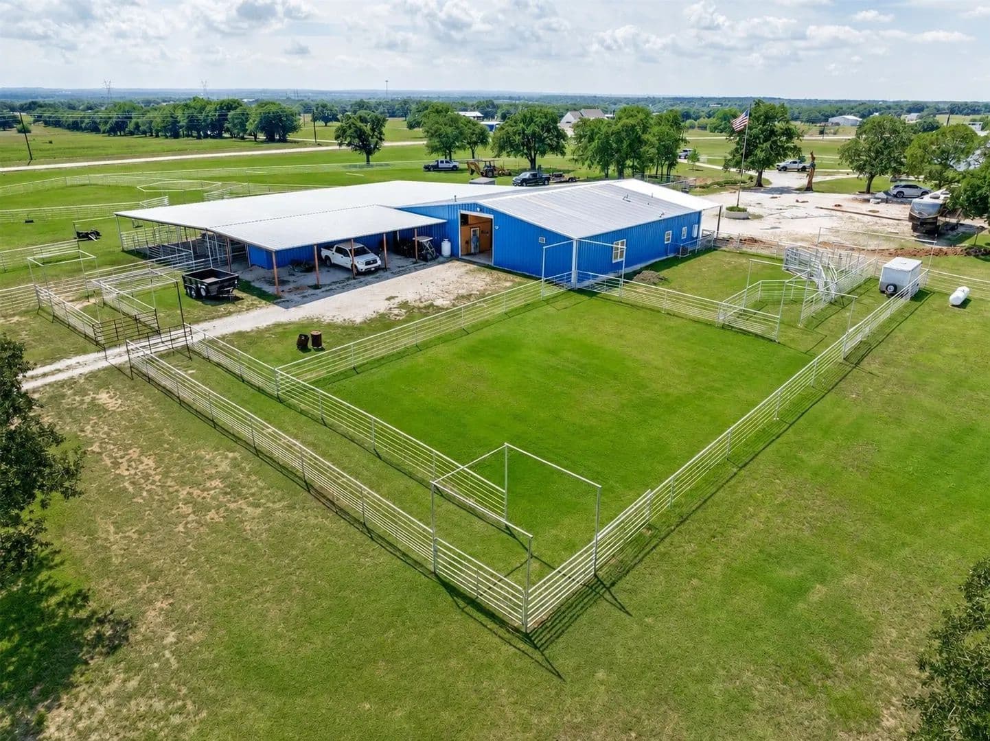 Property from 125 Rolling Bend Road - KW - Alvord, Texas, 76225