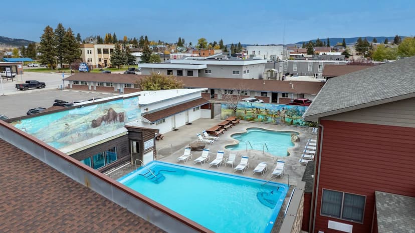 Spa Hot Springs Motel & Tenderfoot Cabins