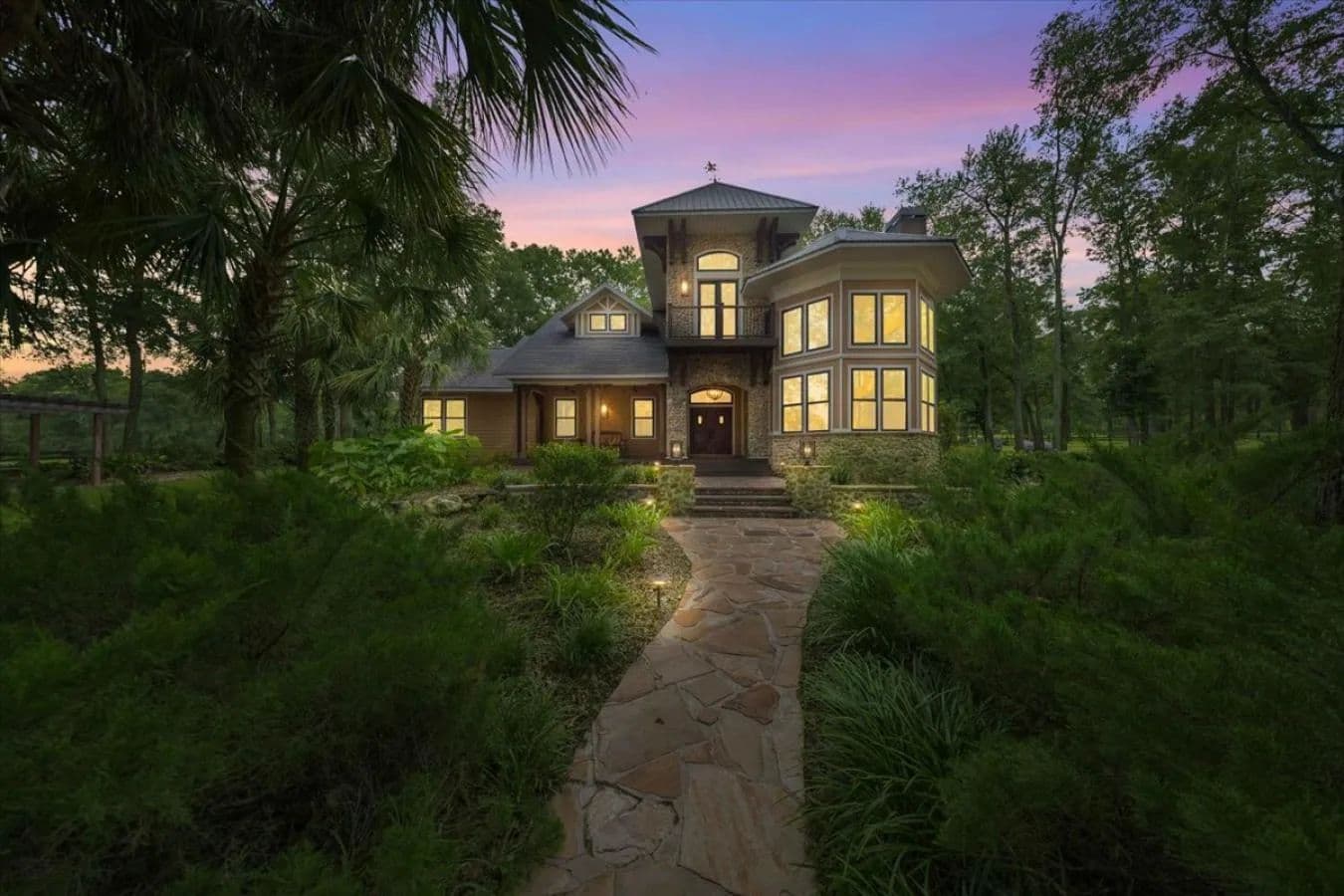 Saddle UP for this Exquisite Equine Farm - High Springs, Florida, 32643