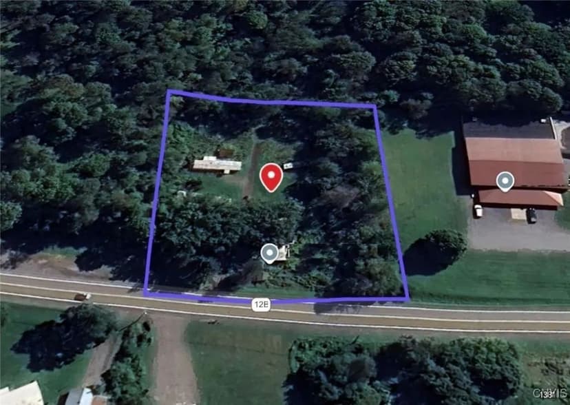 Land -Single Family Acreage in Hamilton