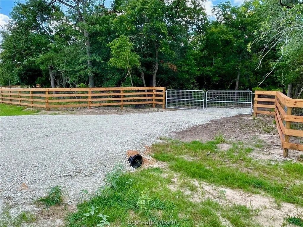 1.72 Acres of Land for Sale in Normangee, TX - Normangee, Texas, 77871