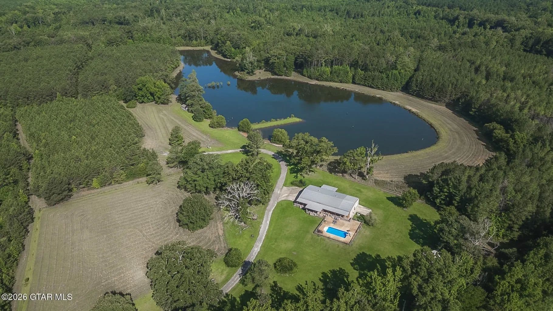 Trophy Bass Fishing and Hunting Property Starkville MS - Sturgis, Mississippi, 39769