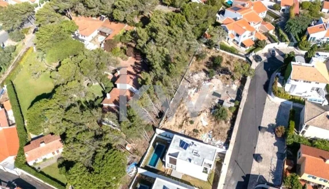 310 Acres of Land for Sale in Alcabideche, Cascais - land for sale