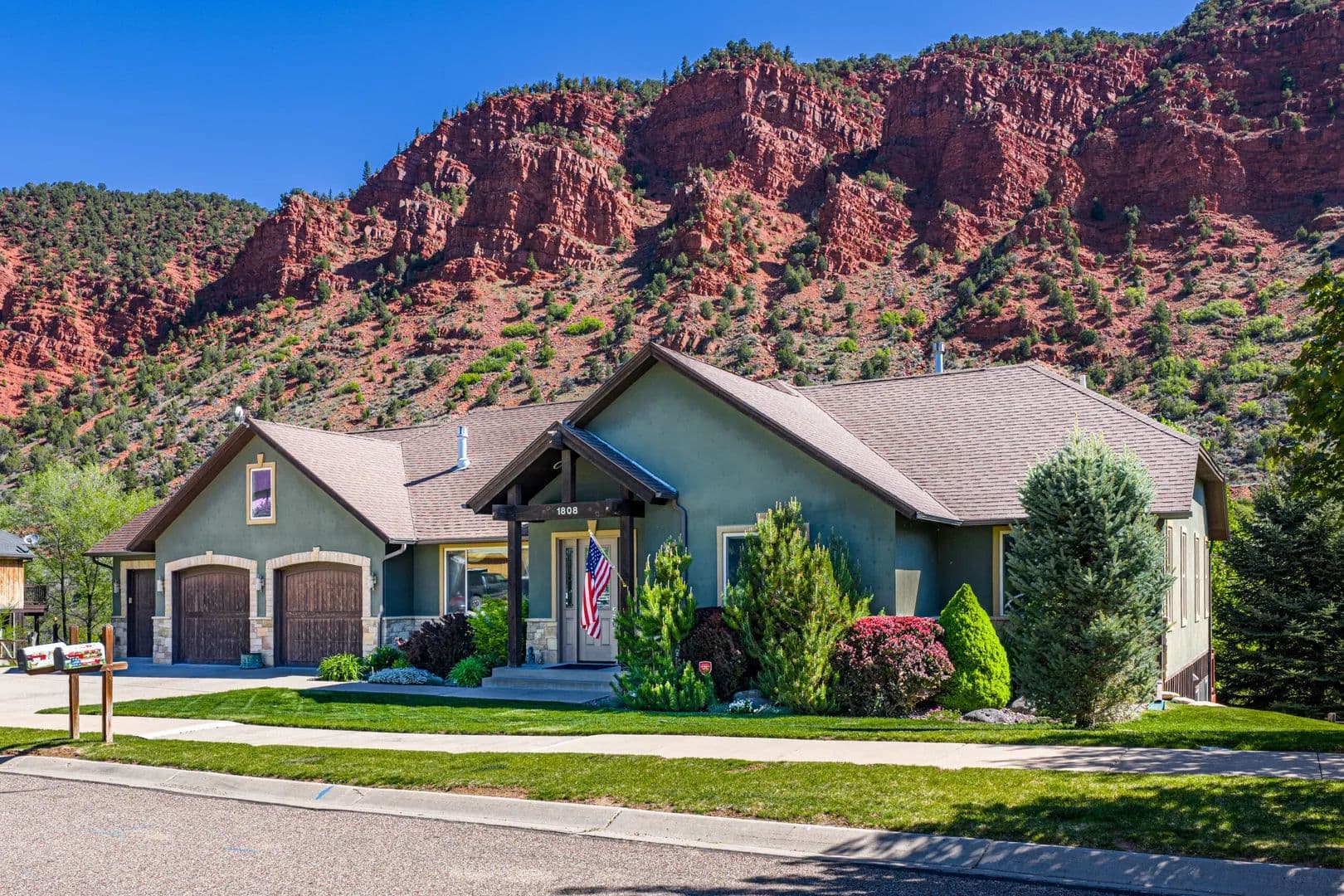 Roaring Fork Riverfront Home - Glenwood Springs, Colorado, 81601