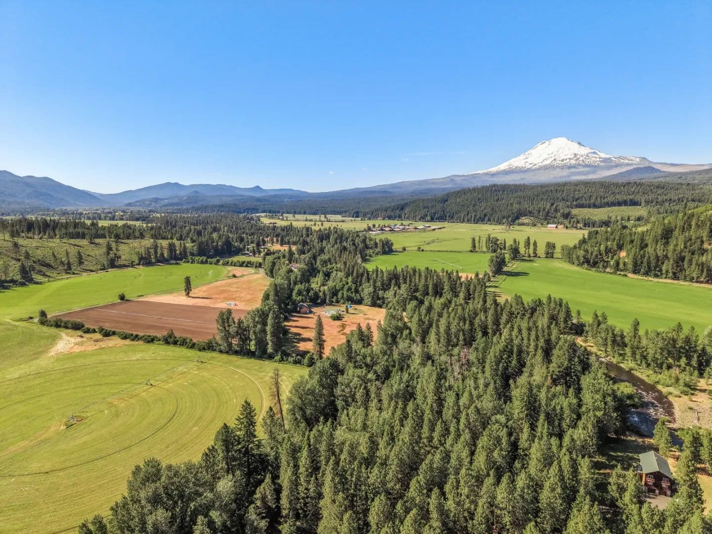 Riverrun Lodge - Trout Lake, Washington, 98650