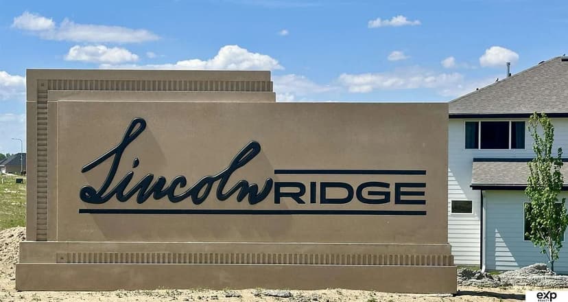 Land -Single Family Acreage in Gretna