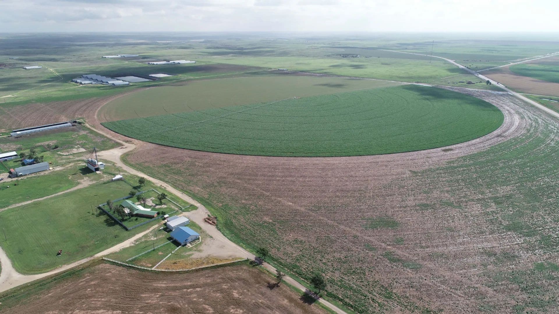 1550 +/- acres with Commercial Agricultural Improvements - Pampa, Texas