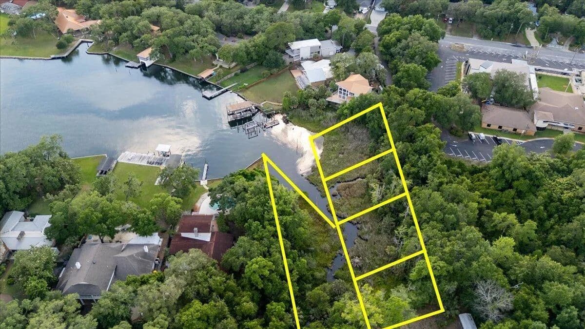 Property from 2 Petit Court - KW - Shalimar, Florida, 32579