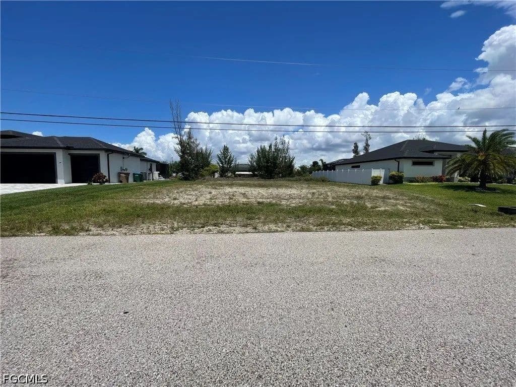 Lots & Land-Other in Cape Coral - Cape Coral, Florida, 33991