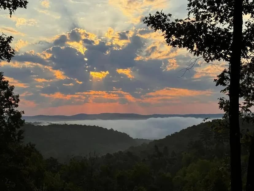 5.5 Acres of Prime Land Bordering Buffalo National Forest