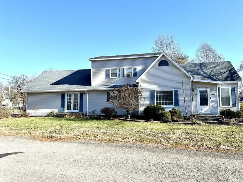 Great home, perfect location!