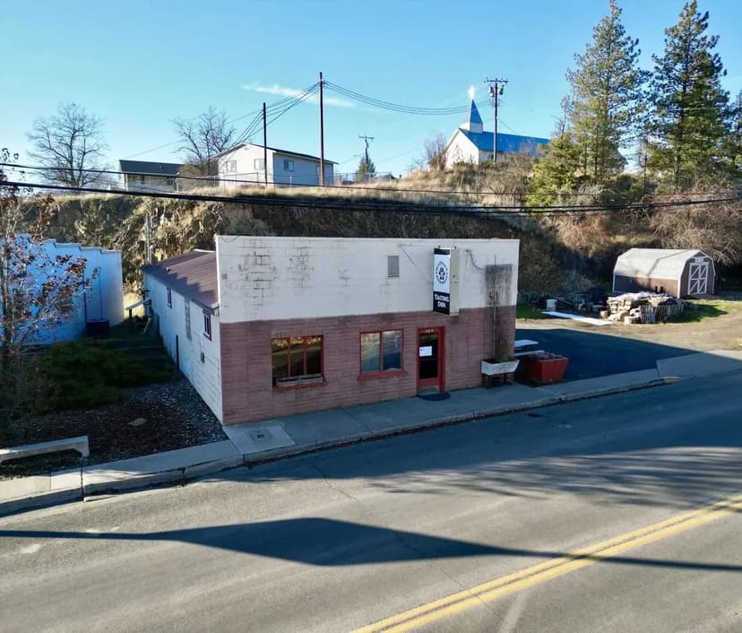 Wolftrack Brewing and Tasting Den