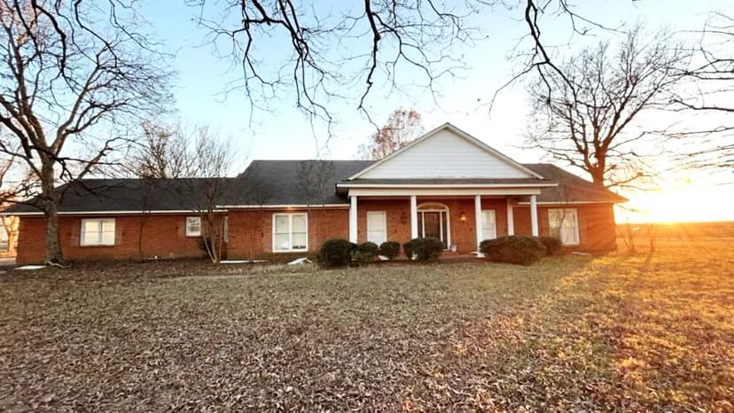 Home in Bolivar County at 2907 HWY 8 West in Cleveland, MS