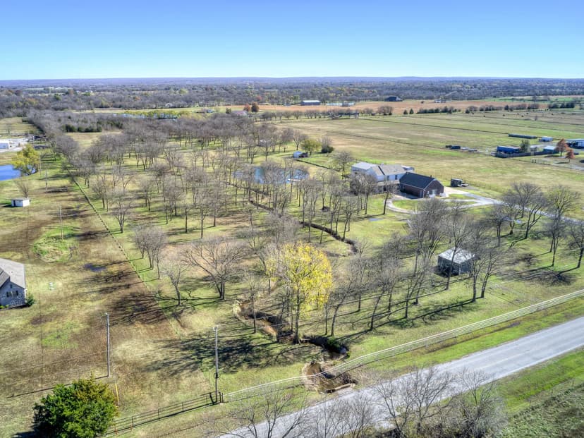 6 S Harvard Avenue Mounds, OK 74047-5404