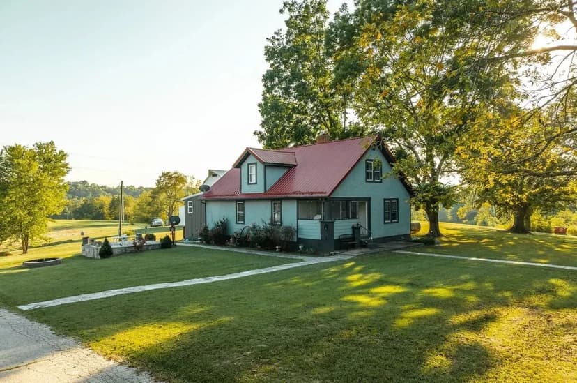 Farmhouse &amp; acres by the Gasconade
