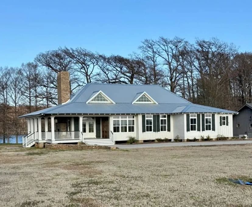 Beautiful New Home on 150' of Lake Bruin near St. Joseph and in Tensas Parish