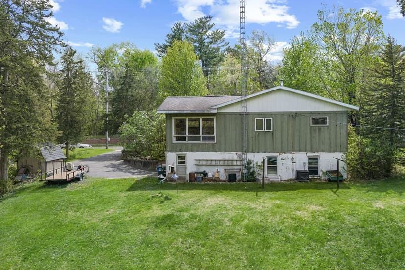 3-Bedroom in the heart of Portage near beautiful Silver Lake