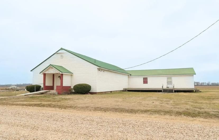 Spacious, Multi-Use Building For Sale in Stoddard Co.
