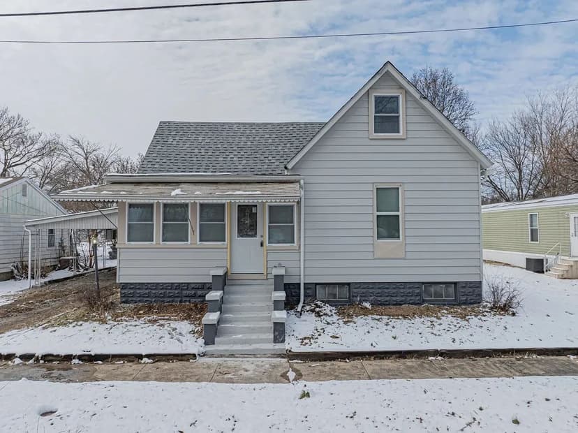 Freshly remodeled 2 bed/1 bath home in Fairfield!