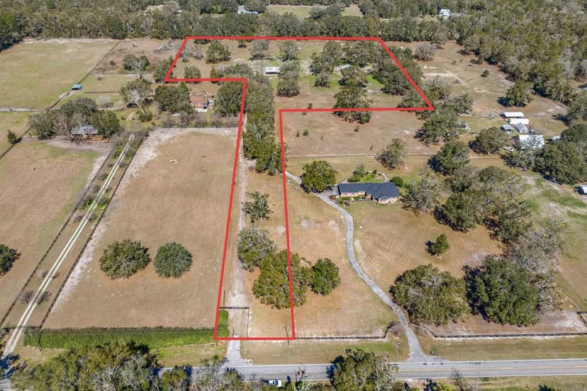 9.4 Acres of Beautiful Land for Sale in Alachua, FL - Perfect for Livestock!