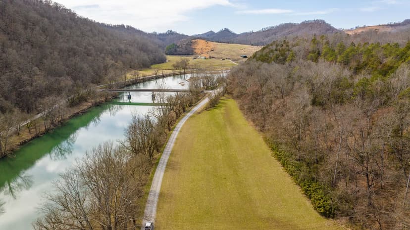 Secluded Riverfront Paradise in East Tennessee's Wilderness