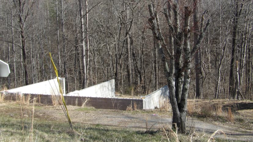 2.50 AC W/ A BLOCK HOME FUNDATION, SEPTIC, ELECTRIC & WATER