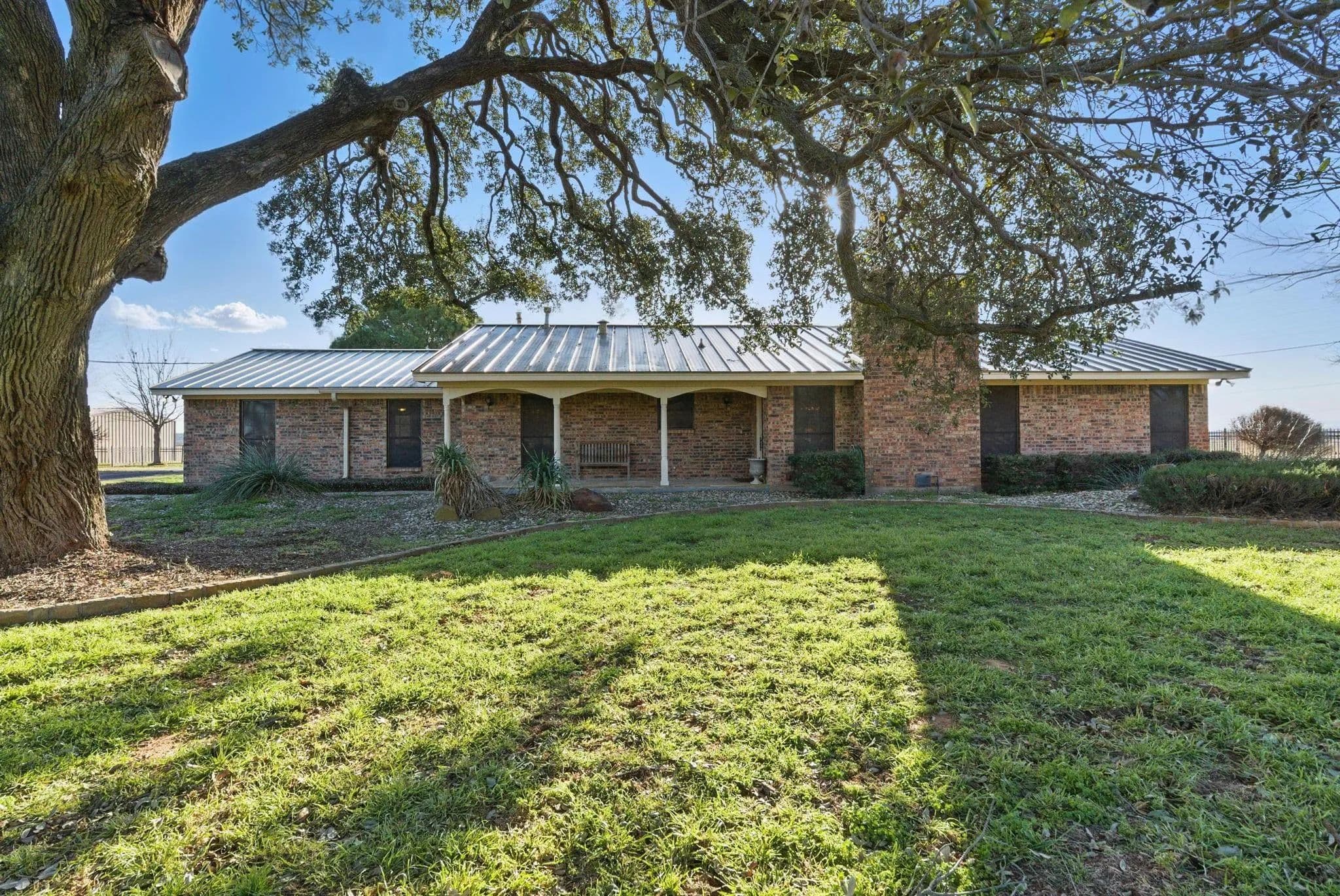 401 Hubbard Lane, Lipan, Texas 76462 in Lipan, Texas - photo 2