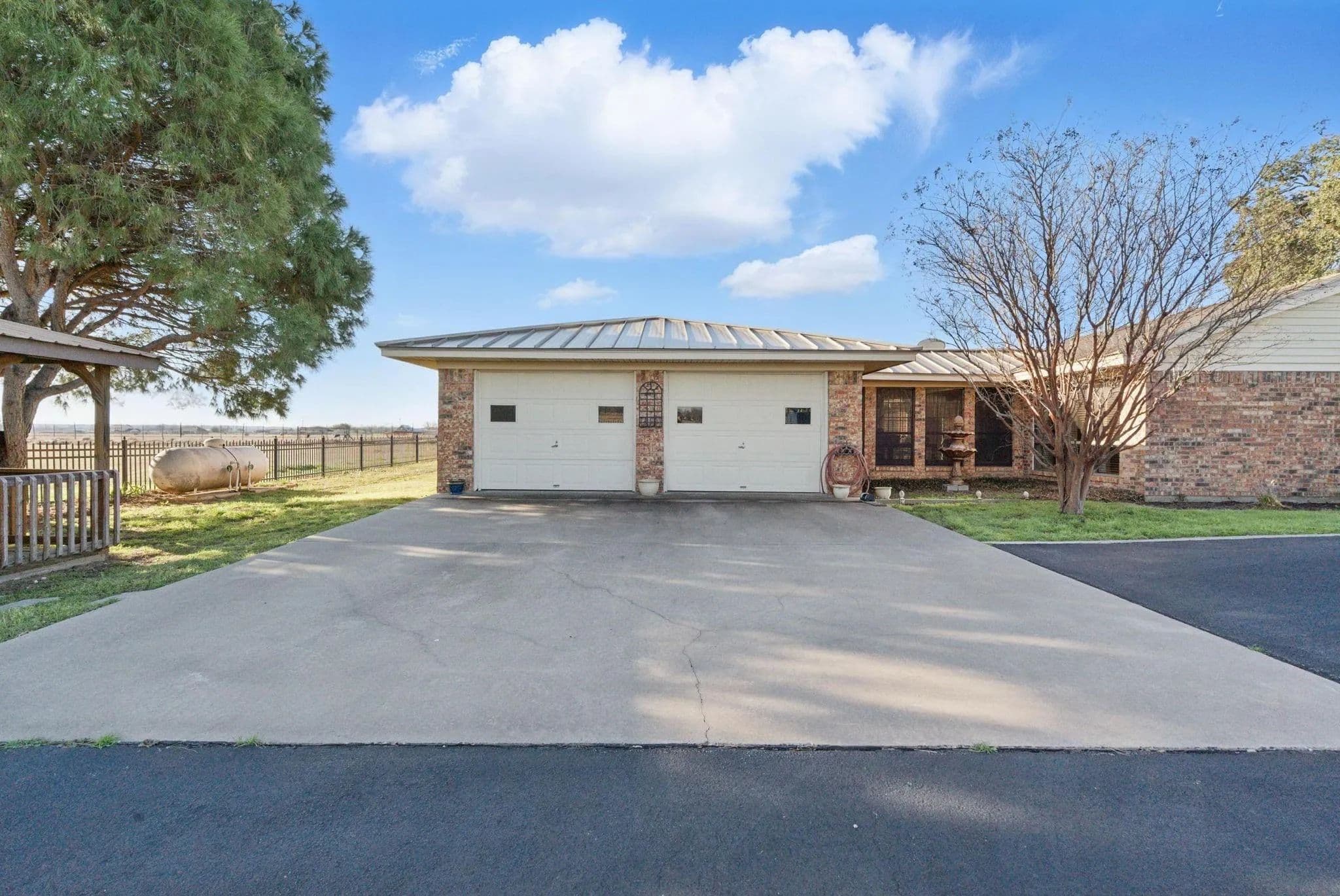 401 Hubbard Lane, Lipan, Texas 76462 in Lipan, Texas - photo 33