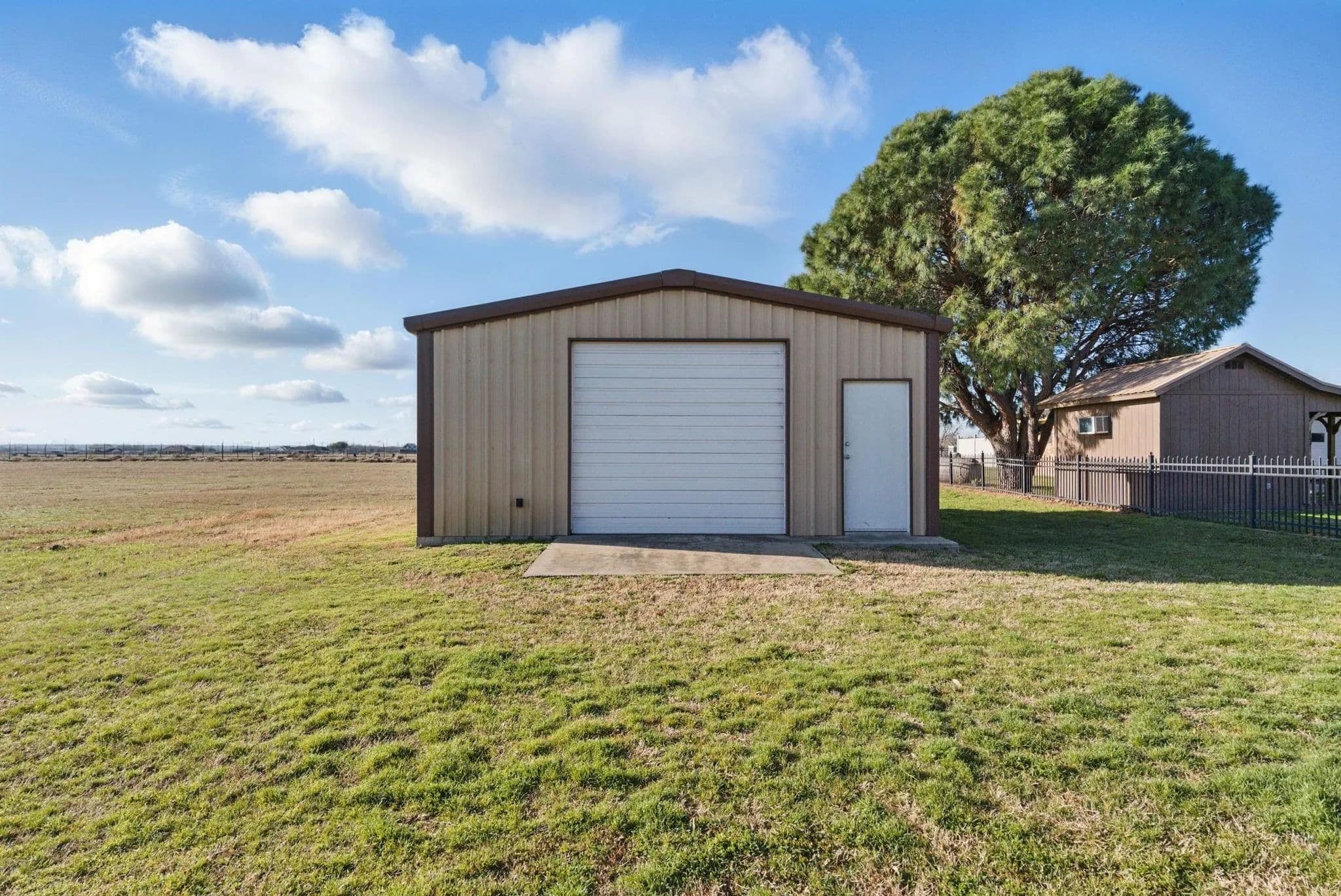 401 Hubbard Lane, Lipan, Texas 76462 in Lipan, Texas - photo 35