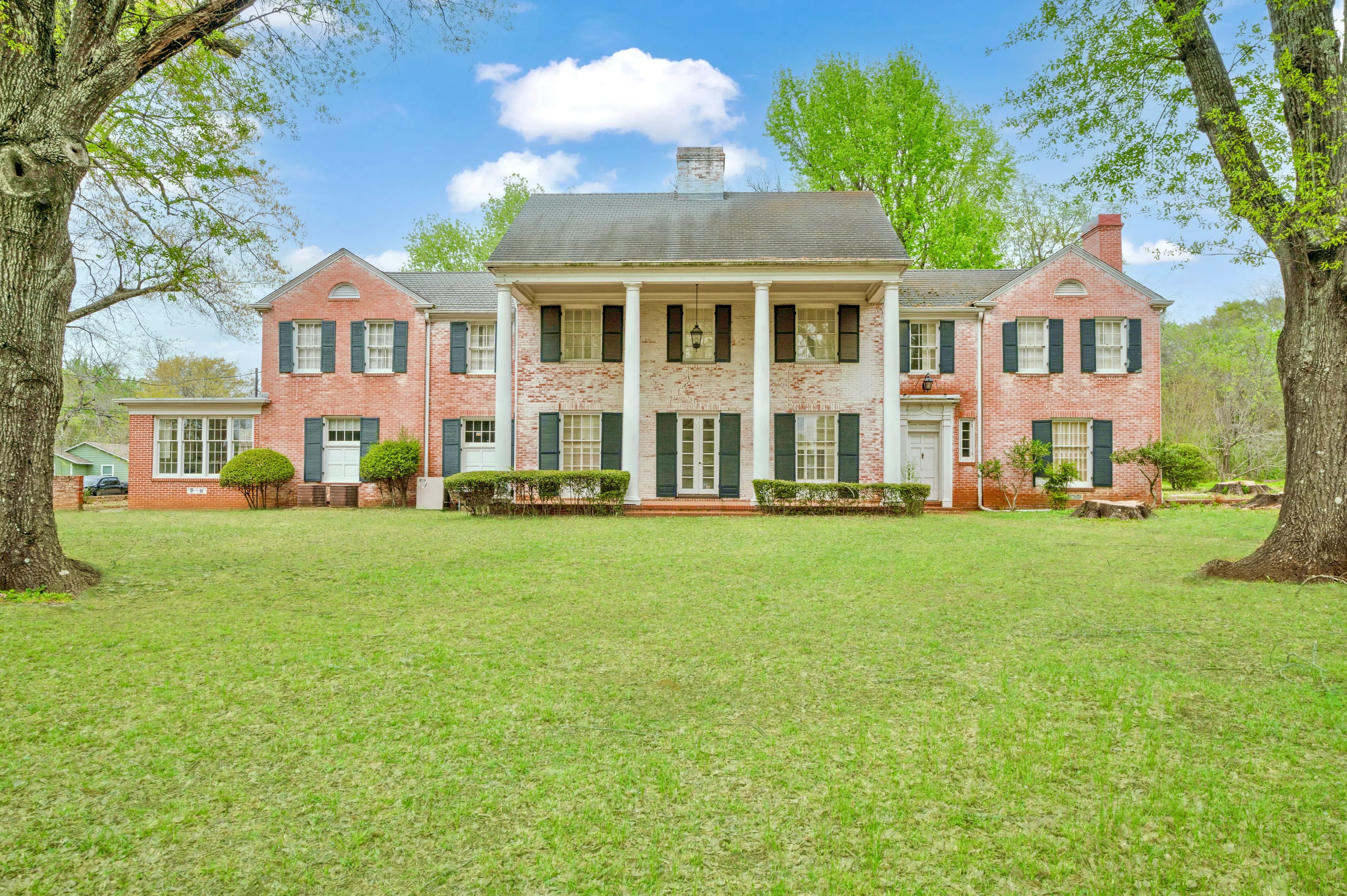 Historic Colonial Home For Sale in Paris TX - Paris, Texas, 75460