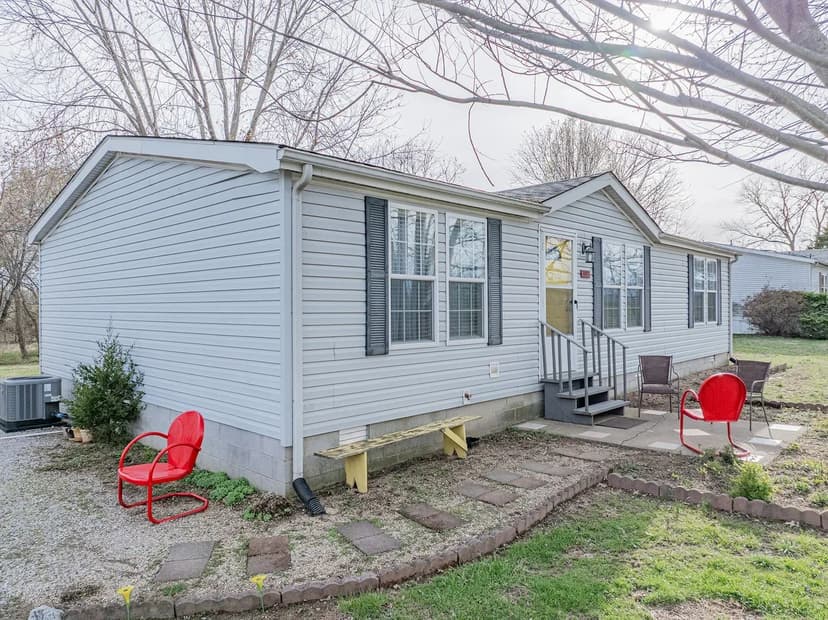 charming 3 bed/2 bath mobile home