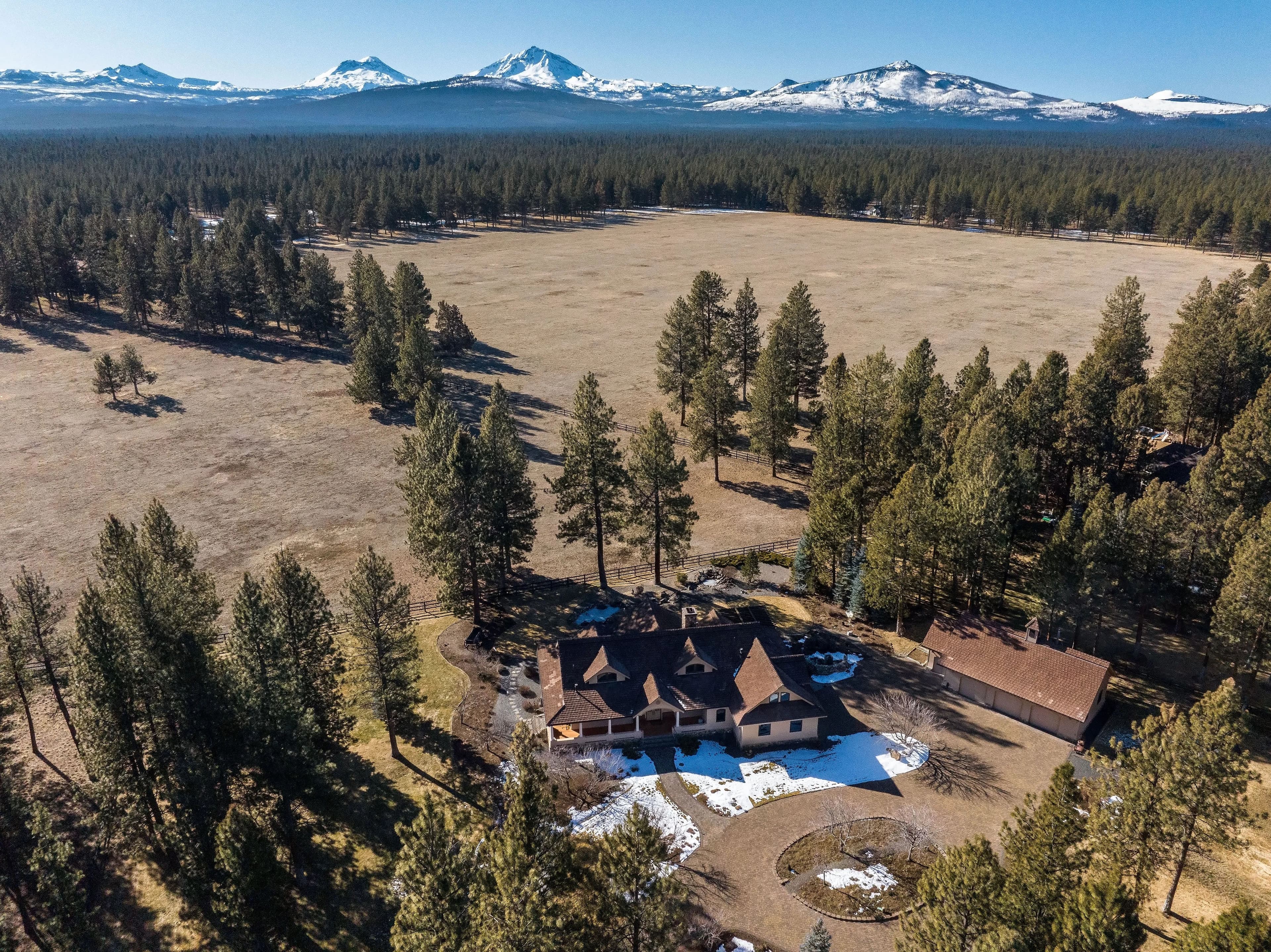 15275 Windigo Trail in Sisters, Oregon - photo 2