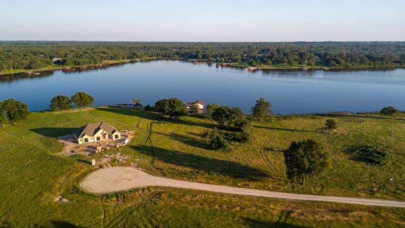 Lake Living Convenance 