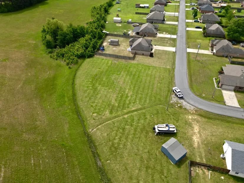 Almost 1/2 Acre Ready to Build in Higginson, AR