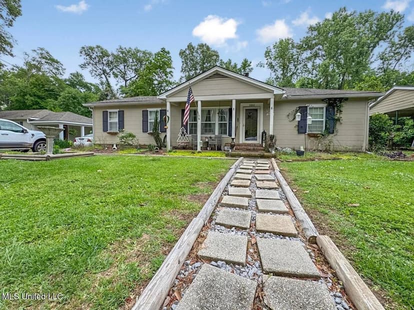 Beautiful Home for Sale in Natchez, MS