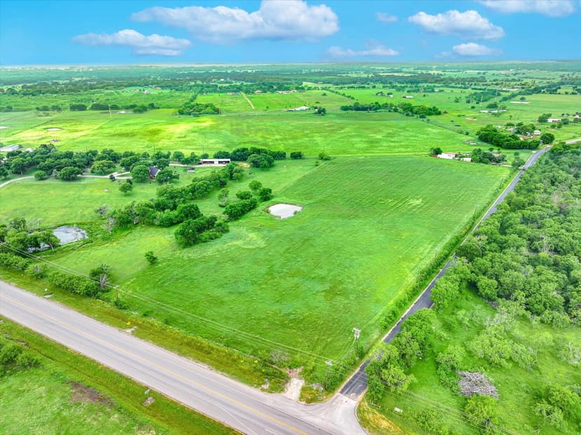 11 ±  Commercial Acres in Kaufman, TX