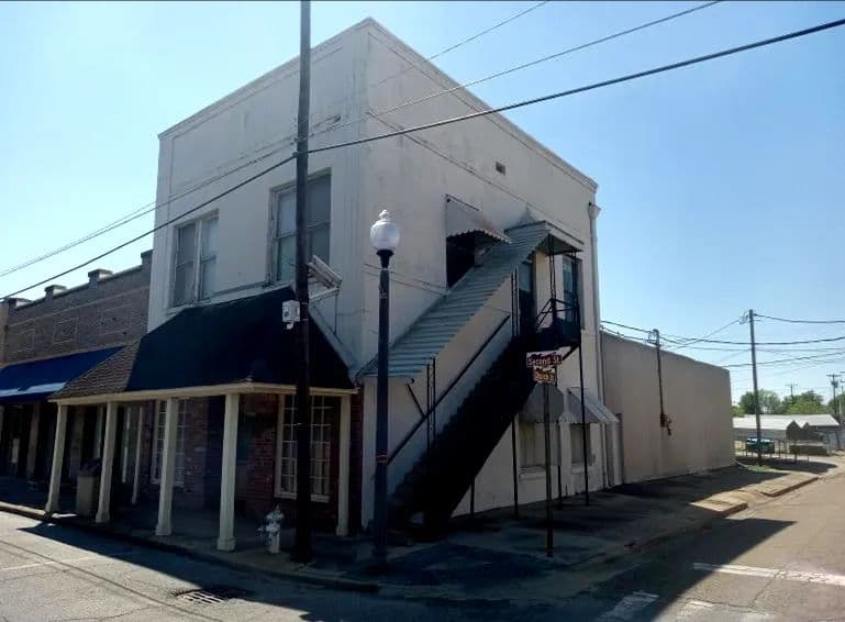 Commercial Property in Sunflower County at 200 Second Street in Indianola, MS