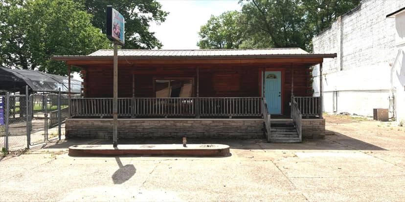 Commercial Property in Humphreys County at 205 N Hayden Street in Belzoni, MS