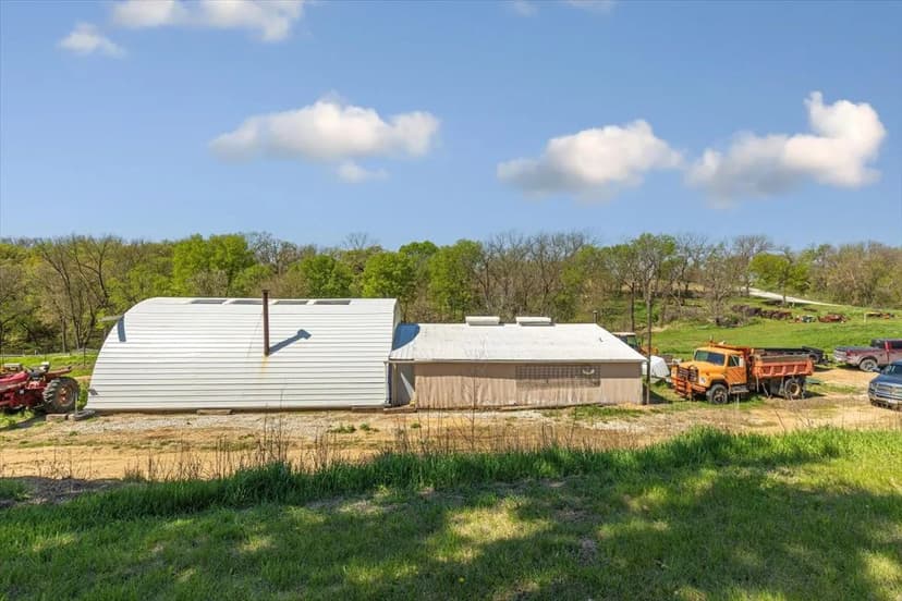 104 Acres M/L Honey Creek, Iowa