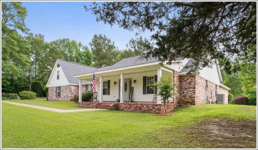 28 Acres with a Home in Warren County at 768 Lake Boulevard in Vicksburg, MS