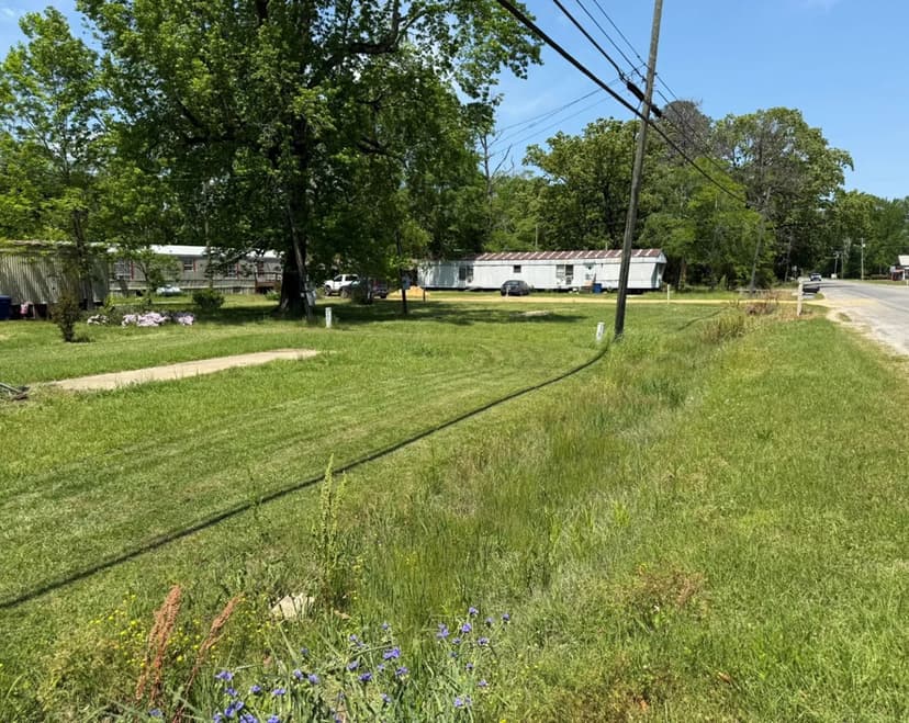 2.5 Acre Mobile Home Park in Lawrence County in Monticello, MS
